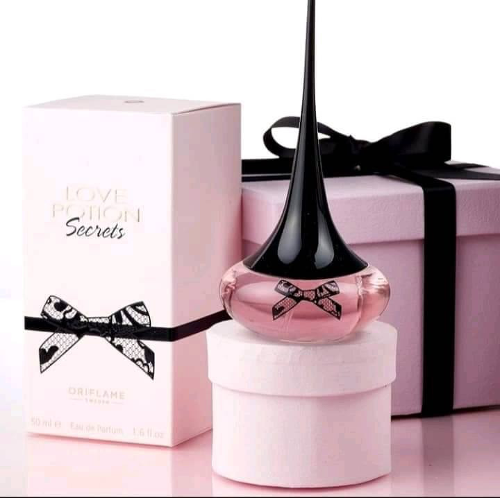 ادکلن زنانه لاوپوشن سکرت