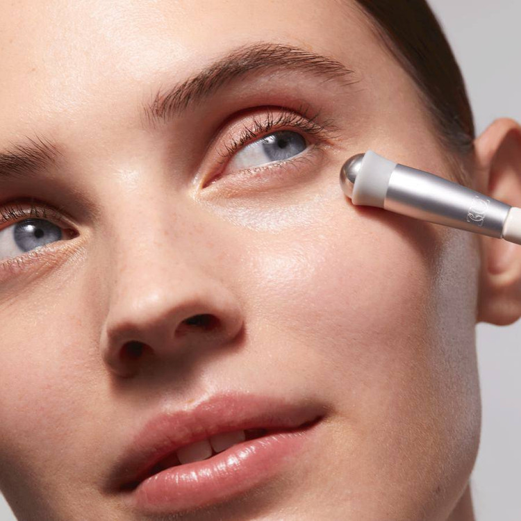 اپلیکاتور کرم دور چشم